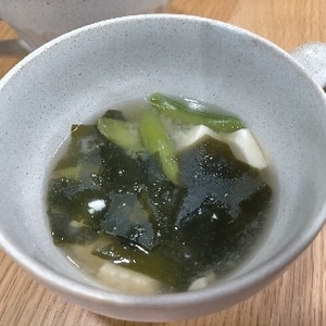 甘酒入り☆玉ねぎとわかめと豆腐のお味噌汁